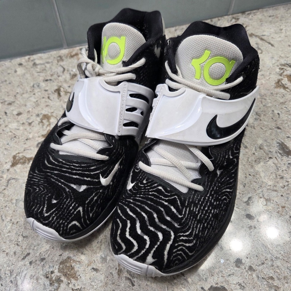 Nike KD14 Black White VOLT Basketball Shoes‎ DA7850-001 Mens 9.5